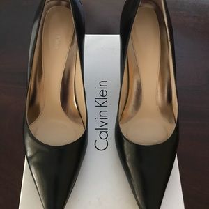 Brand new Calvin Klein Black 7.5 M Classic Pump